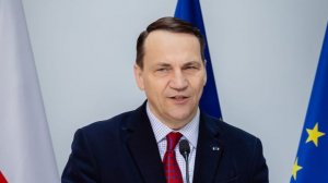 Сикорский: Украина частично переносит производство дронов в Польшу