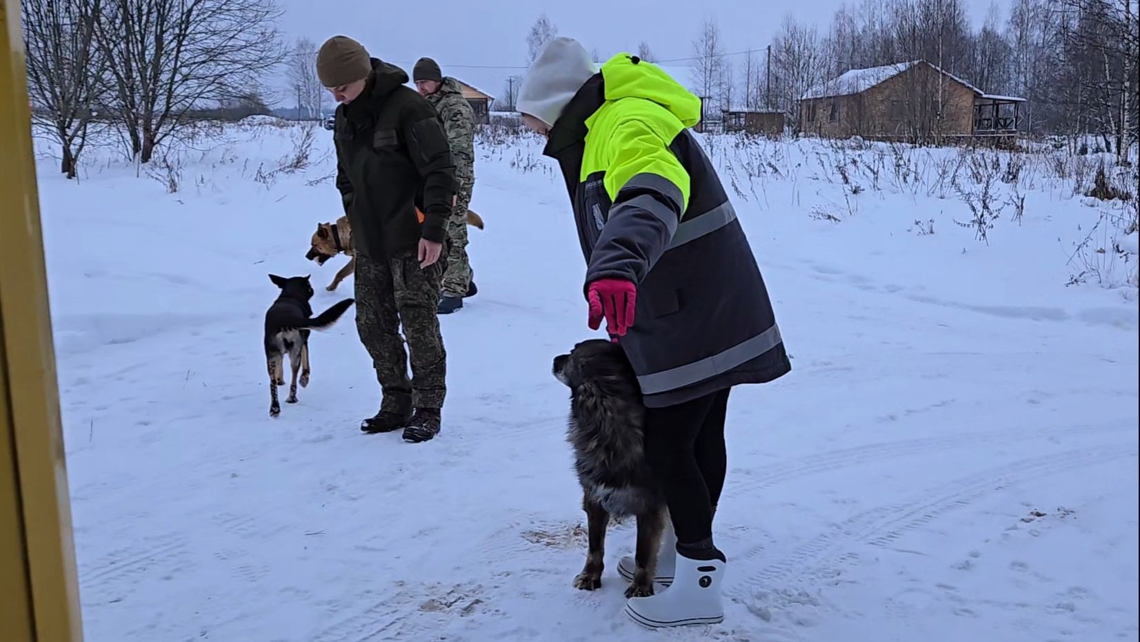 Тренировка на лыжах, отъезд в Москву и утро у автолавки смотреть онлайн