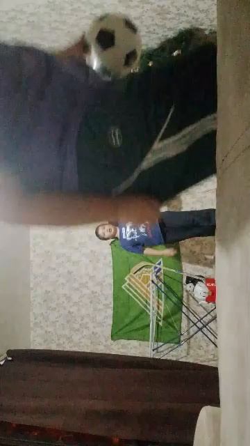 ЗАЙДИТЕ ЕСЛИ ХОТИТЕ ИГРАЕМ В ФУТБОЛ ГАНДБОЛ ВОЛЕЙБОЛ ХОККЕЙ смотреть онлайн