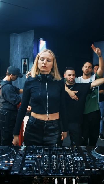 Exploration of space (Trance x Acid Remix) ｜ смотреть онлайн