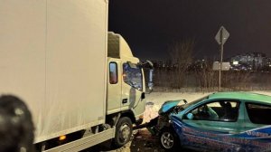 Четверо детей пострадали в ДТП с большегрузом в Омской области