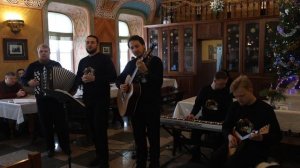 "Дева Мария Сына родила", "Рождество в Москве"