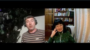 Австралийский русофоб в старых шлёпанцах.