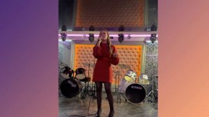 Поет Минина Анастасия
"Спектакль окончен" П.Гагарина