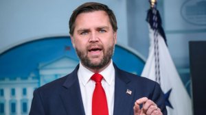 Вэнс посоветовал Европе серьезно воспринимать позицию Трампа по Гренландии