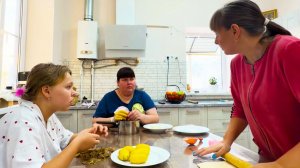 Такого снегопада мы НЕ ОЖИДАЛИ! Деревья упали, дети лепят снеговика! Из города  деревню ПЕРЕЗАГРУЗКА