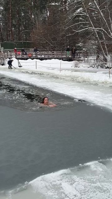 Купание зимой смотреть онлайн