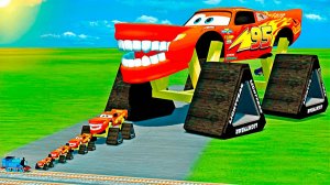 Молния Маквин на ТРЕУГОЛЬНЫХ КОЛЕСАХ!