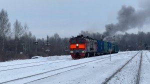Грузовой поезд на Слободское. Тепловоз 2ТЭ10М-0383 с коротким составом на станции Гирсово