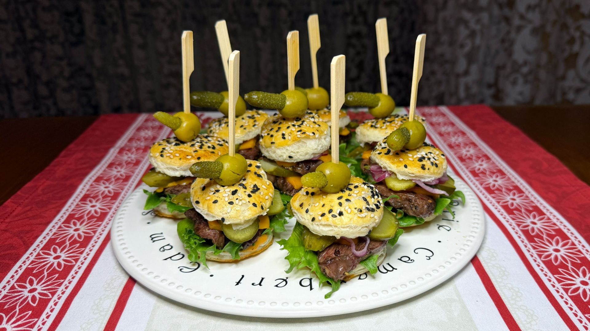 Мини - Бургеры со стейком  по домашнему. Стейк & Бургер. смотреть онлайн