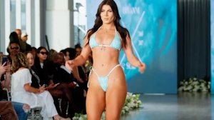 1000010819.mp4.   "  найди меня пожалуйста в толпе , и обними меня пожалуйста за плечи...