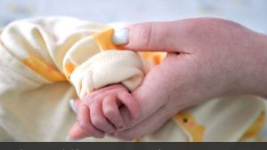 Эксперт объяснила необходимость помощи мамам детей с редкими болезнями