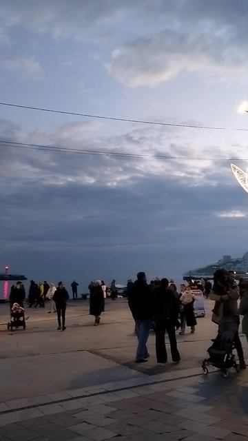 Ялта вечером. 7 января 2026 года. смотреть онлайн