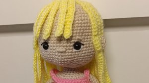 Кукла крючком на каркасе.