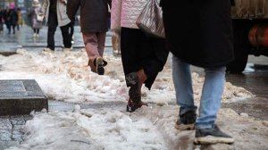 Врач Смирнова предупредила об опасной для здоровья обуви зимой