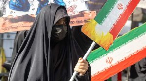 Вэнс заявил о поддержке США мирных протестующих в Иране