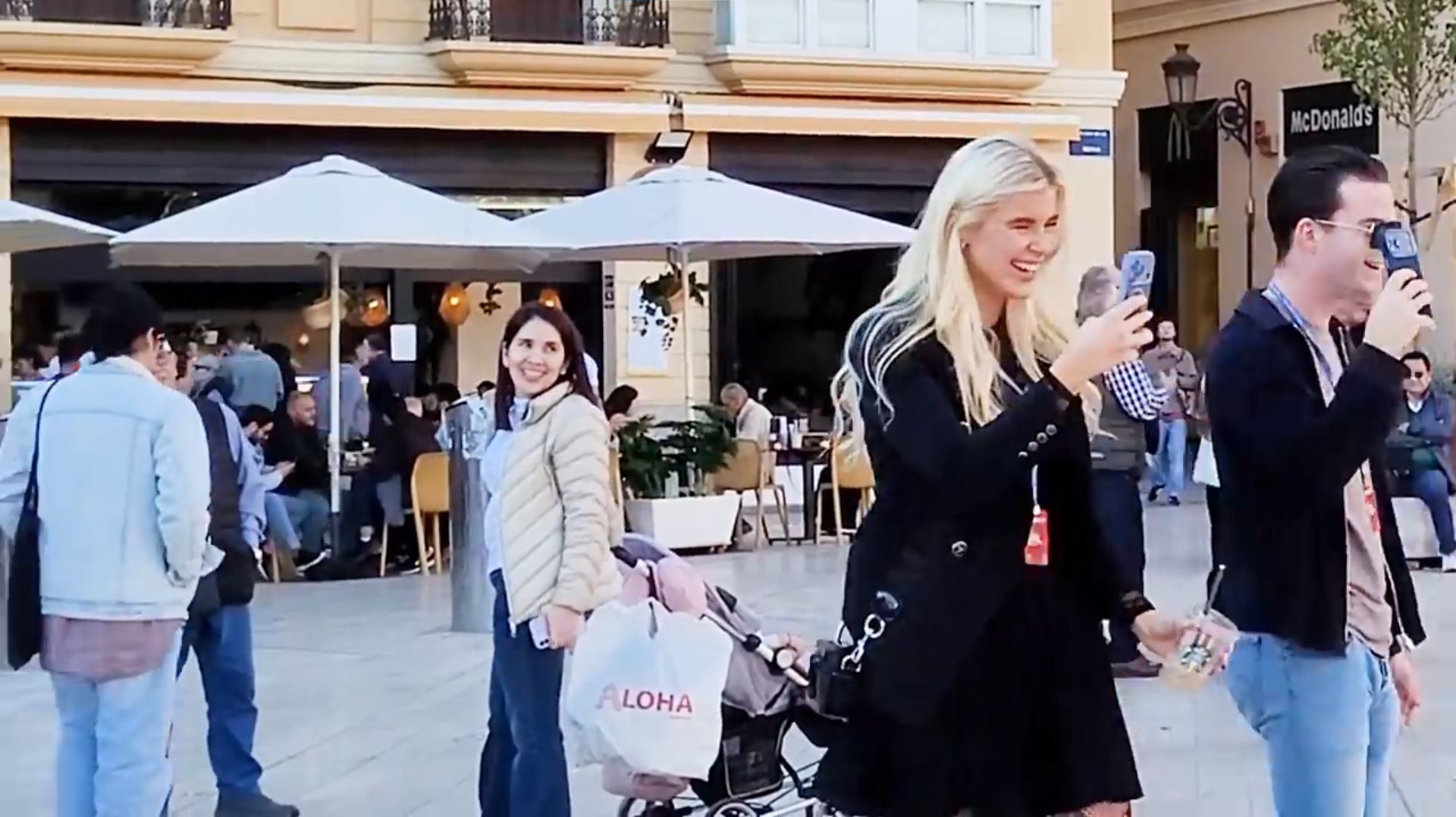 Иностранцев зацепил этот голос Русского Уличного Певца на улице Европы Ветка сирени смотреть онлайн