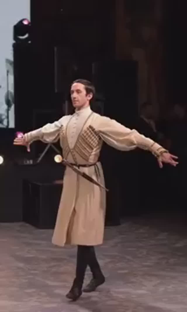 Грузинская песня - Зачем мужеству закон