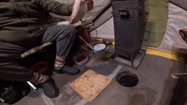 С НОВИЧКАМИ НА НОЧНУЮ РЫБАЛКУ. ЗАЦЕПИЛО! ЕЩЕ ОСТАЛИСЬ НА СУТКИ