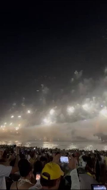 Новогодний салют в Рио и НЛО. 2026