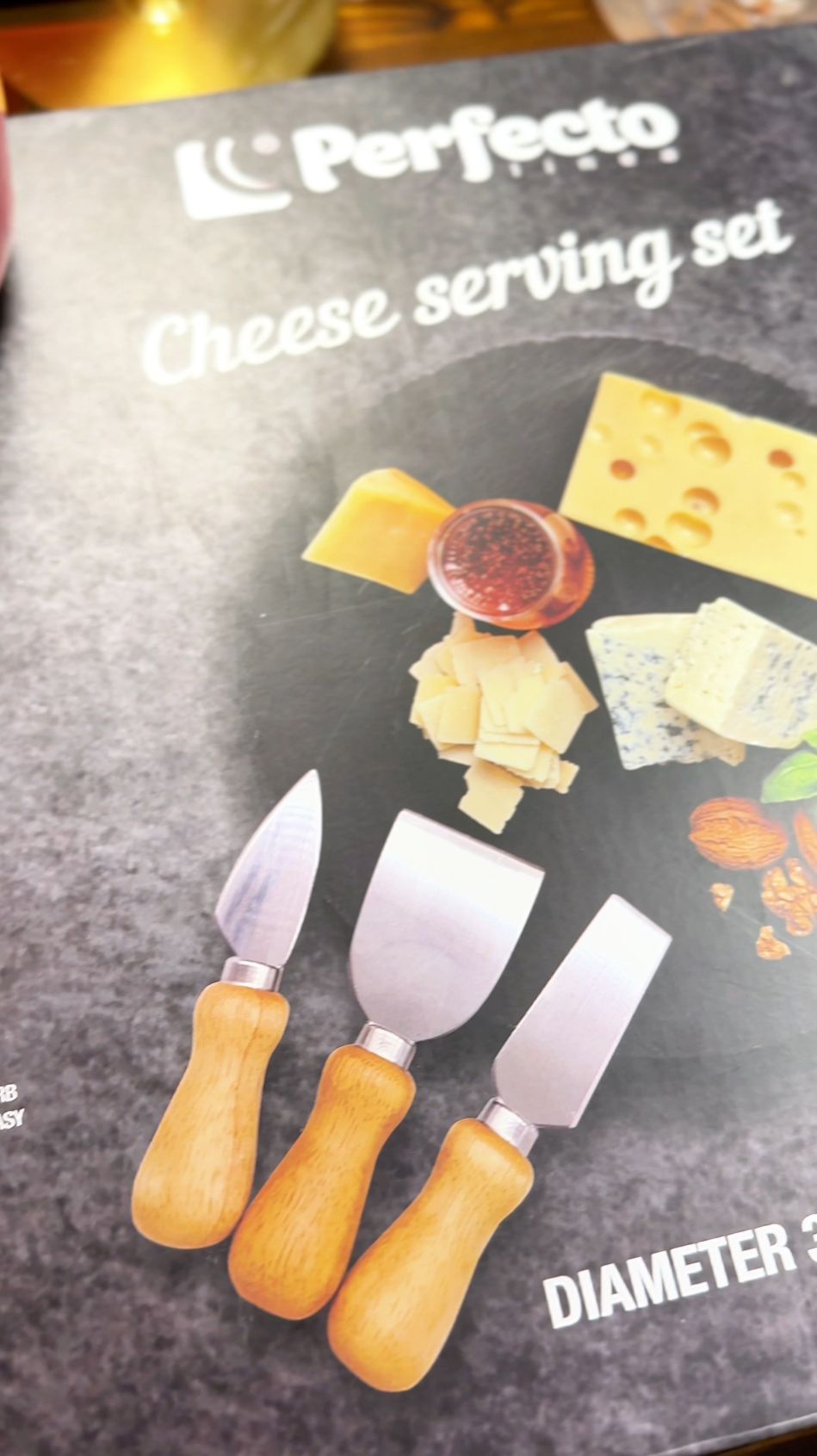 Набор для подачи сыра (блюдо сланец ф30см + 3 ножа) PERFECTO LINEA смотреть онлайн