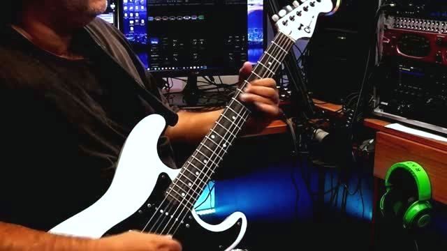 Arvanitis plays blues country style!