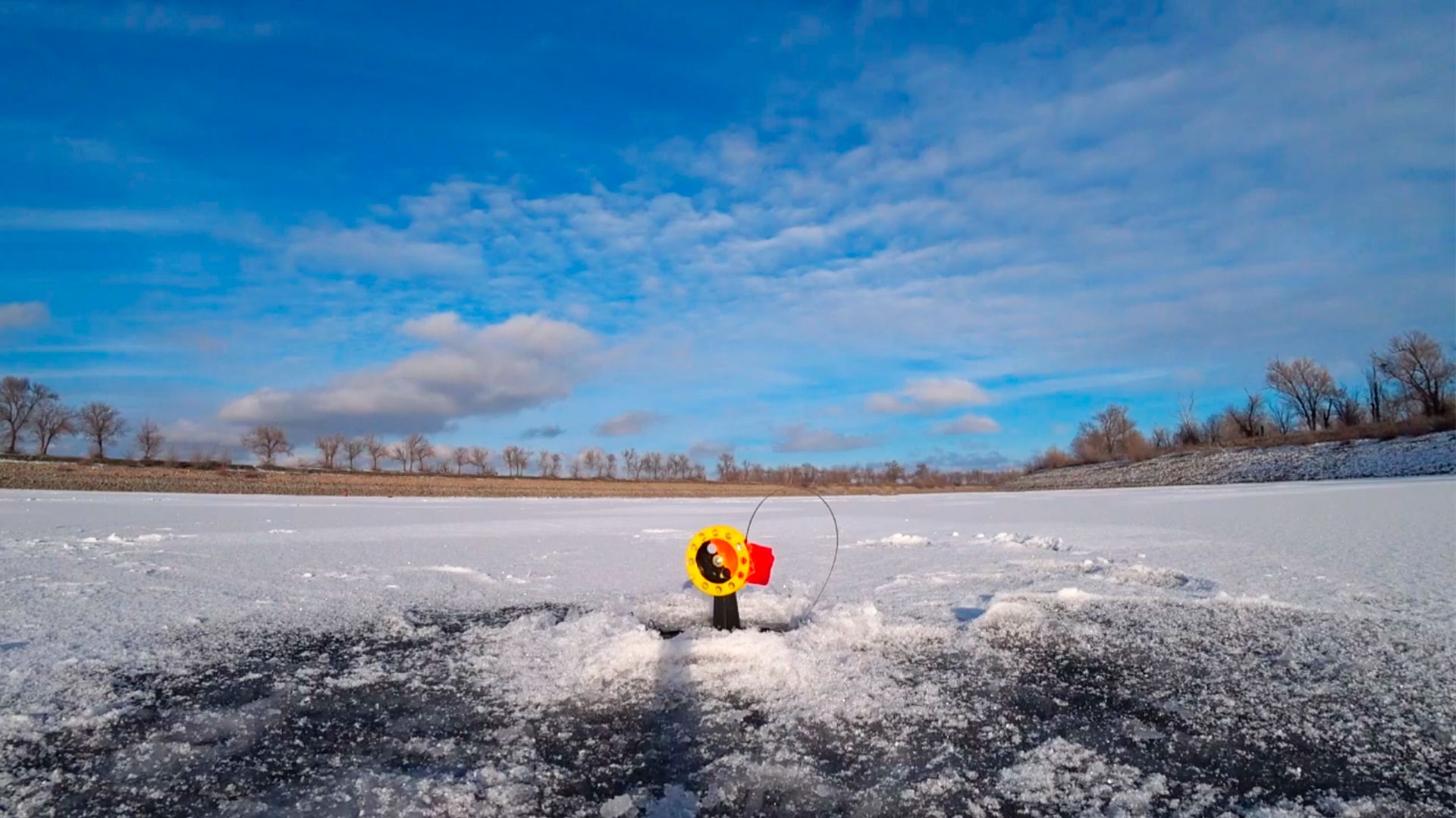 Идеальный зимний день: Когда клюёт ВСЁ. Жерлицы и отвес работают на 100% смотреть онлайн