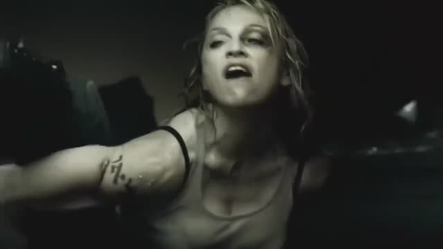 Мадонна - Умри в другой раз смотреть онлайн