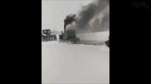 Русская техника. Трактора К-700, К-701, К-744, Т-40 на бездорожье.