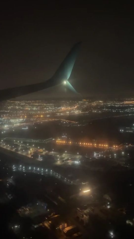 Самолеты, ночной Питер, Россия #самолеты #этопитердетка #питер #россия #полет #зима #ночнойпитер смотреть онлайн
