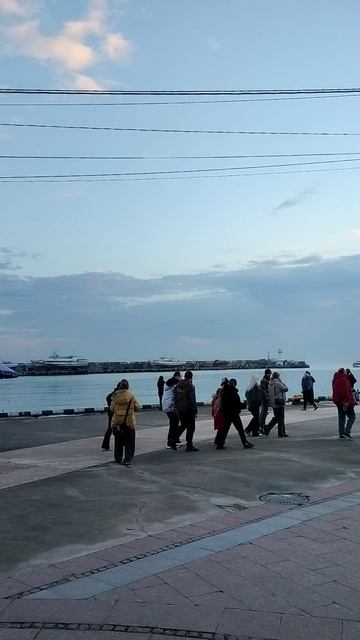 г. Ялта. Морпорт. 7 января 2026 год. смотреть онлайн