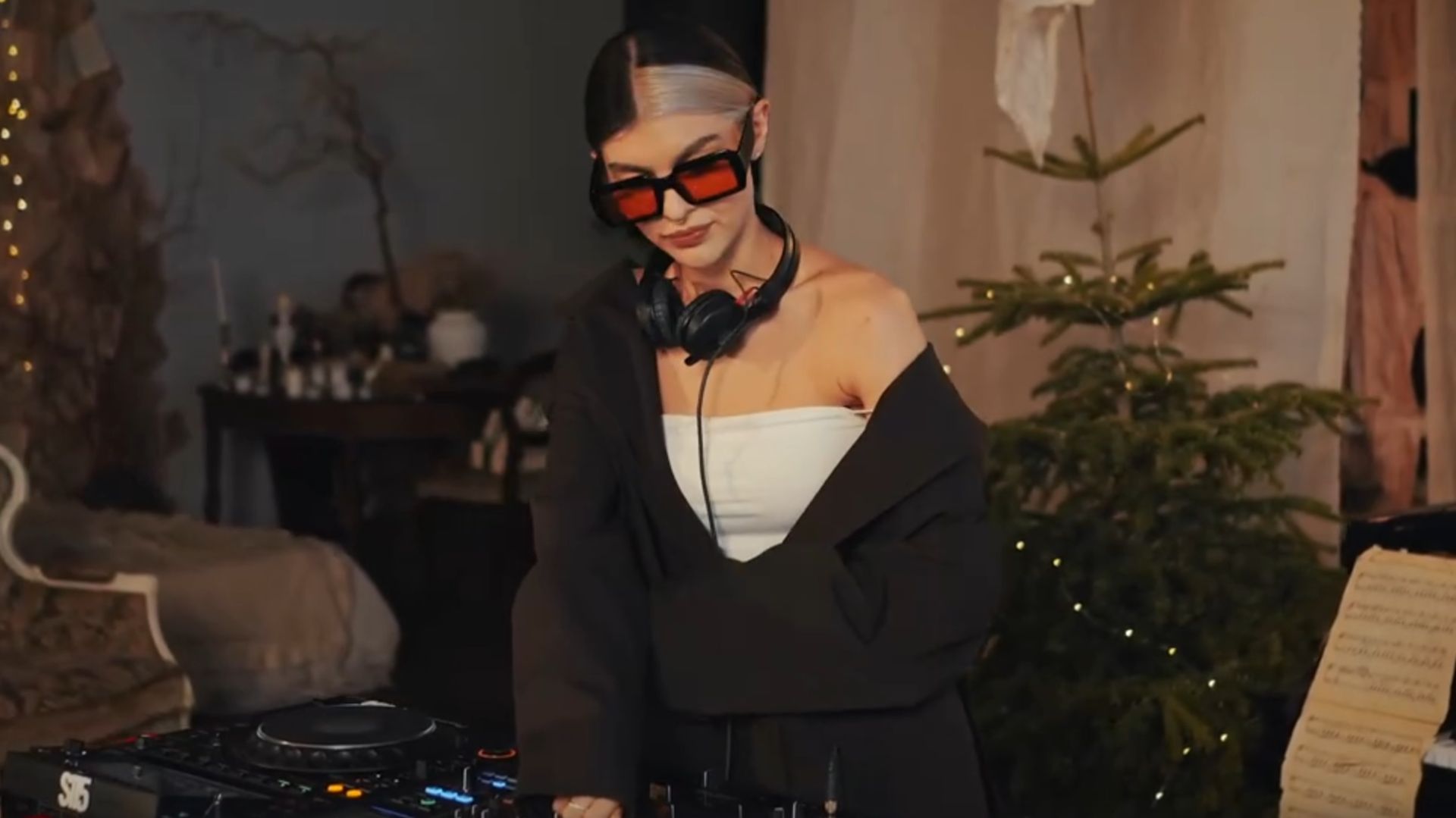 ARMINA - Live @ Christmas mix 2025 [ Melodic Techno & Progressive house ] 4K смотреть онлайн