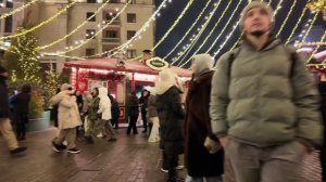 Русская девушка в Москве рождественская прогулка 🎄🌙