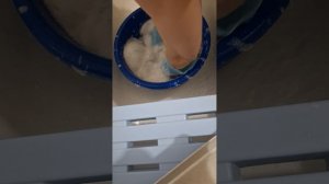 Стирка вручную. На свете есть ещё такие "динозавры".