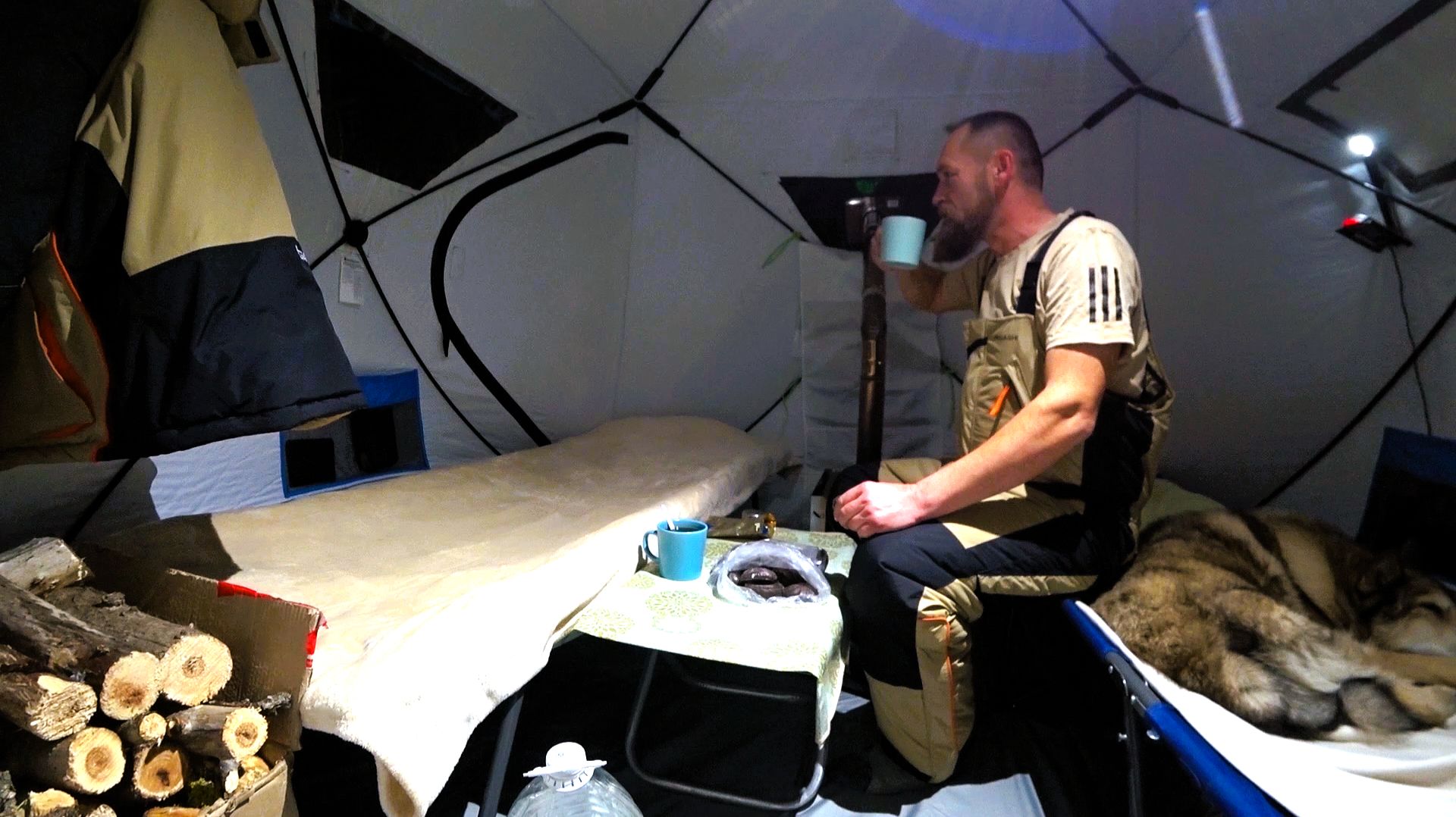 Нашел зимовальную яму!!! Рыба сошла с ума. Не успеваю доставать щуку. смотреть онлайн