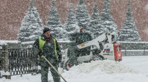 Метели не утихают, сугробы растут. Москва оказалась в снежном плену циклона «Фрэнсис»