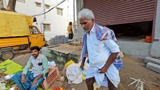 Субботний овощной рынок в Путтапарти. Ищем мне зеркало. Индия. смотреть онлайн