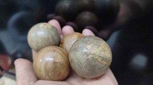 Шары из хурмы и яблони для моего друга.