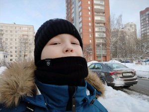 гуляю с другом на площадке