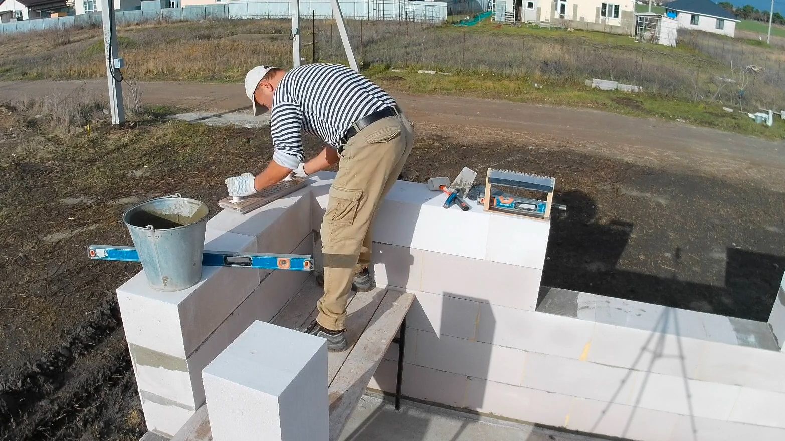 Дом за 150 дней...строю как себе...день 23-26... смотреть онлайн