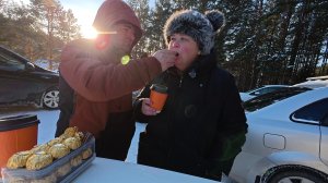 Купили новый тюбинг  и открыли  сезон на тёмной речке.
