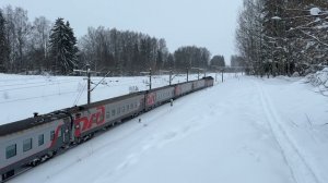 Поезд Челябинск - Санкт-Петербург под круглобуферным электровозом ЧС4Т-514
