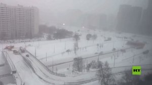 موسكو.. الثلوج تغطي العاصمة الروسية