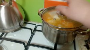 уборка,прогулка в магазин.