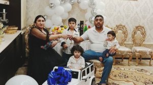 О Адам о Плащуно андя черэ лэ внукос лэ Ярмакос