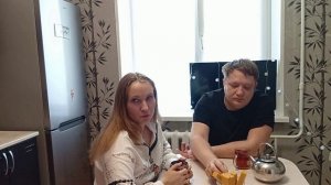 "За чаем я и моя Маша". Встречают по одежке?