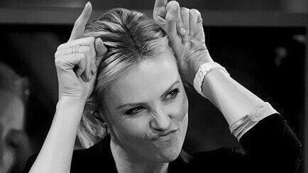 Коровы на лугу... смотреть онлайн