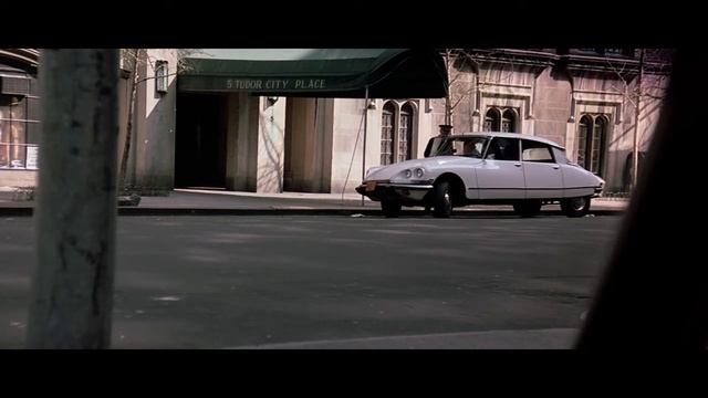 Я_тебе_сказал_детей_не_трожь_Лицо_со_шрамом_1983_Момент_из_фильма