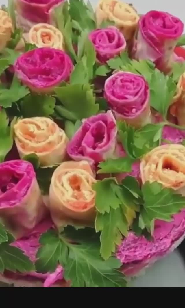 Праздничный Салат "Букет Роз" Новая подача «Селёдки под шубой»/Как украсить салат смотреть онлайн