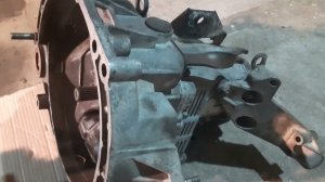 Лада Гранта в чём различия КПП тросиковой и нижневалной переключения передач.